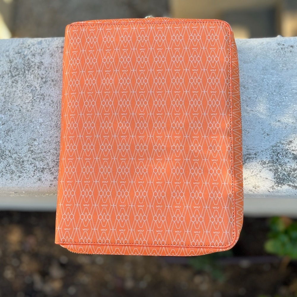 NWT Wolf "Signature Ipad Tech" zip case - One Size